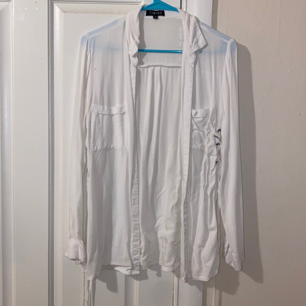 Timing flowy white long sleeve with accents on the sides (medium)